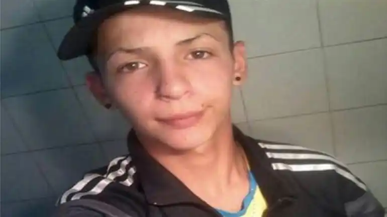Un menor dejó con muerte cerebral a otro y festejó en Facebook