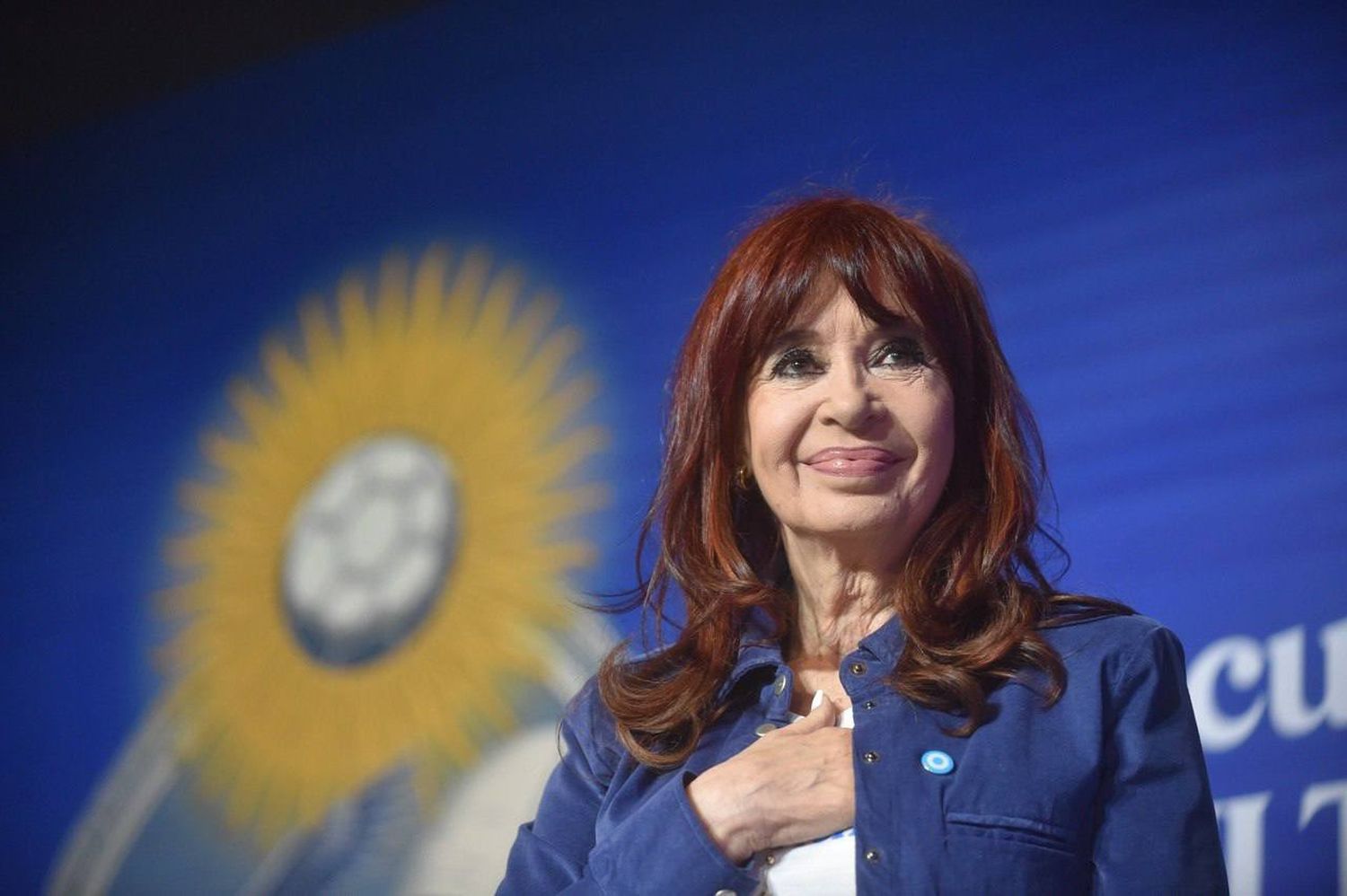 Cristina Kirchner encabezó un acto de la militancia el 25 de Mayo, antes de confirmar que será candidata.