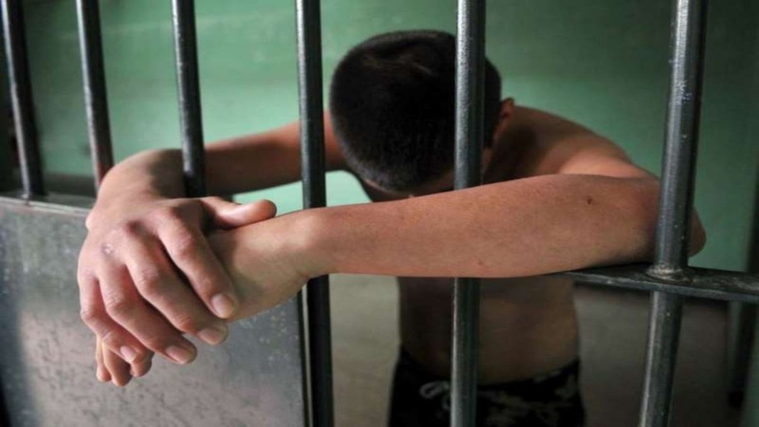 LA MADRE SALIÓ Y ÉL APROVECHÓ: adolescente sometió y violó a su prima de 7 años en el Zulia