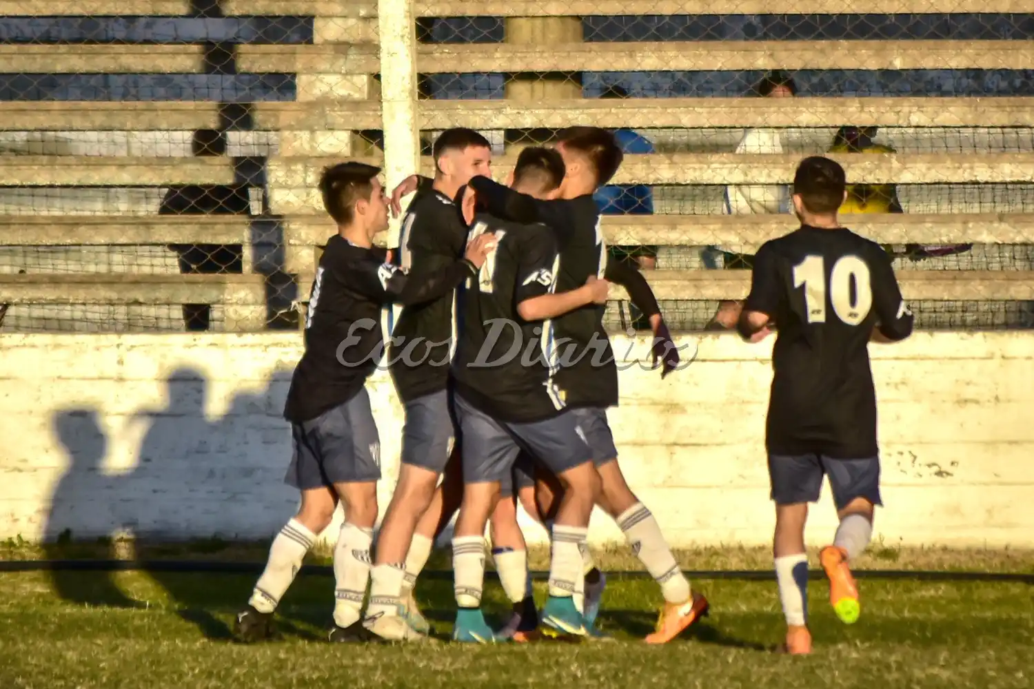 Gran triunfo. El de Rivadavia por 2-0 sobre Fernández