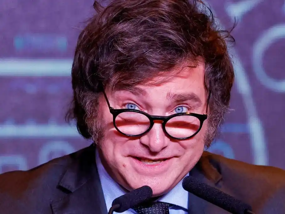 La imagen de Milei en caída libre: otra encuesta revela que el 63% de los argentinos lo rechaza