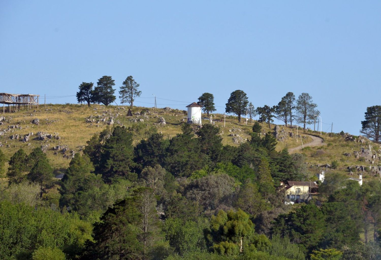 Hay acuerdo para terminar con la ocupación en Villa  del Lago, pero con reparos al proyecto del Ejecutivo