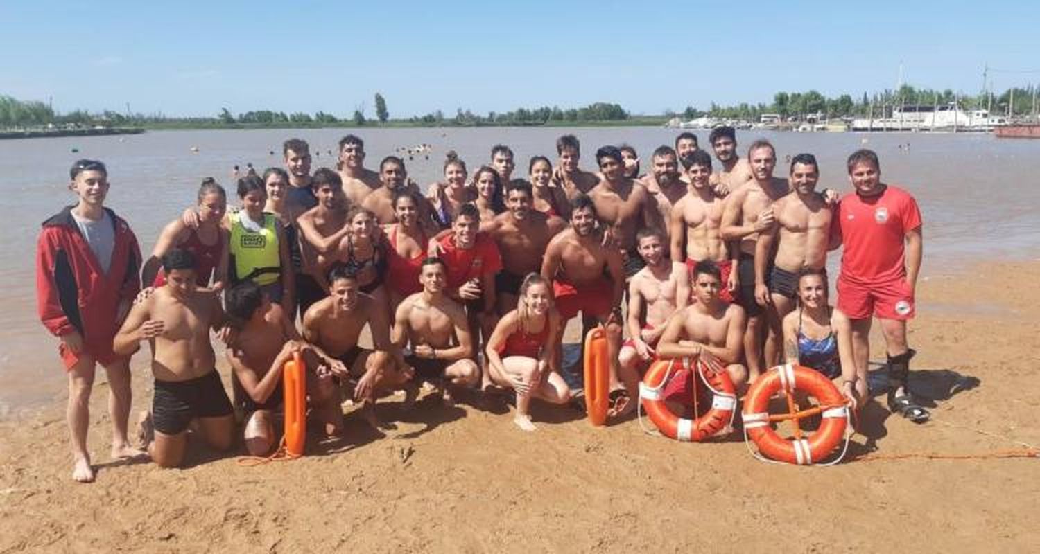La escuela de Guardavidas  de Baradero recibió a la de Saladillo en San Pedro