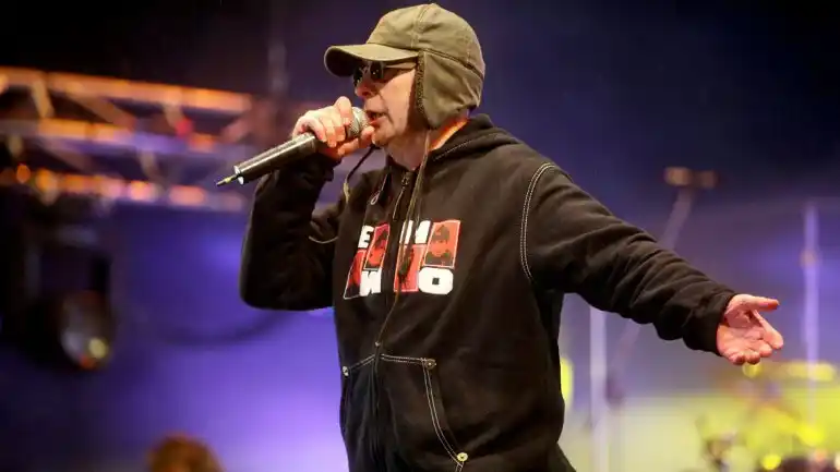 El "Indio" Solari rompió el silencio: está enfermo y por un tiempo no realizará recitales