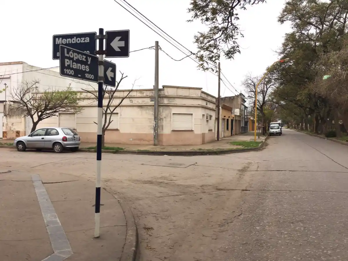 Le arrebataron un bolso con $20 mil en barrio Sarmiento 