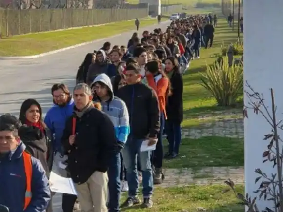 En 21 meses de gestión, Javier Milei registró la pérdida de casi 20 mil empresas y 276 mil empleos