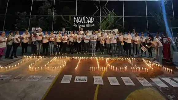 ¡NO SE RINDEN! Familiares de detenidos tras el 28 de julio persisten en hacer vigilias