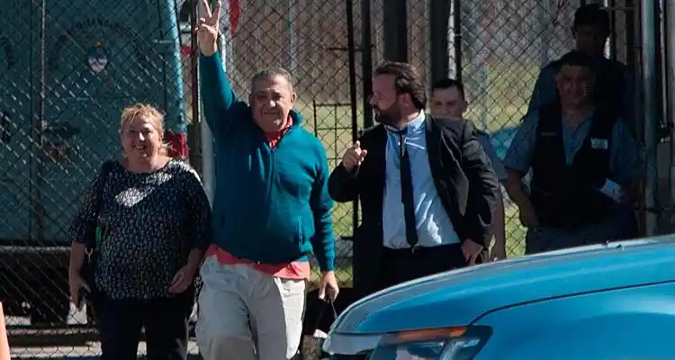 Luis D’Elía encabeza encuentro en San Pedro: “Estamos recolectando firmas para llevar a juicio político a Macri”