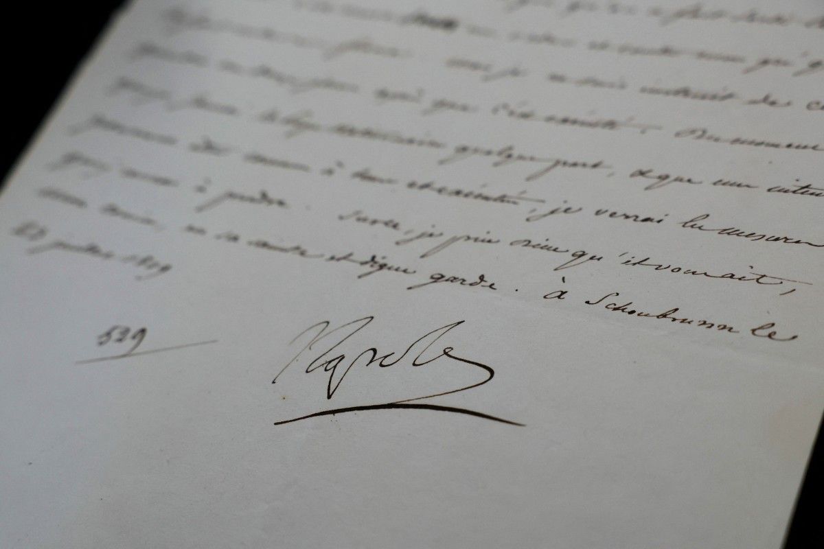 UN DINERAL pagaron por una carta de Napoleón sobre el arresto del papa Pío VII (+Fotos)