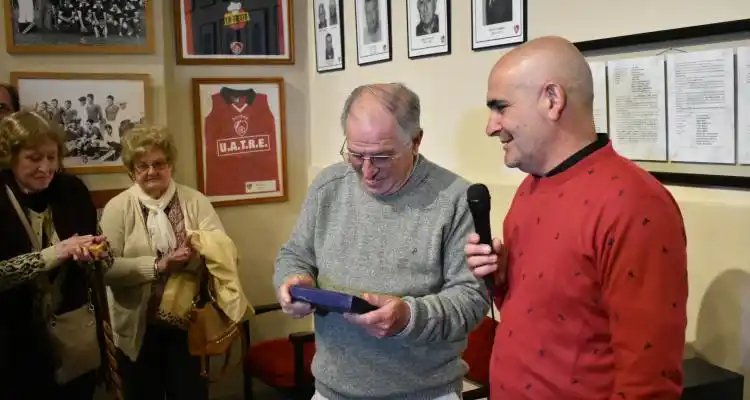 Mitre reunió su historia y la presentó en un emotivo acto