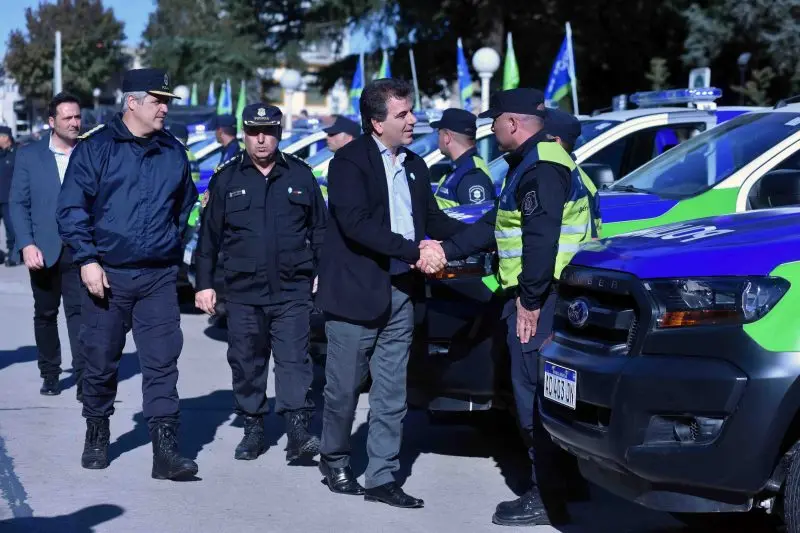 Ritondo entregó 75 móviles para municipios bonaerenses