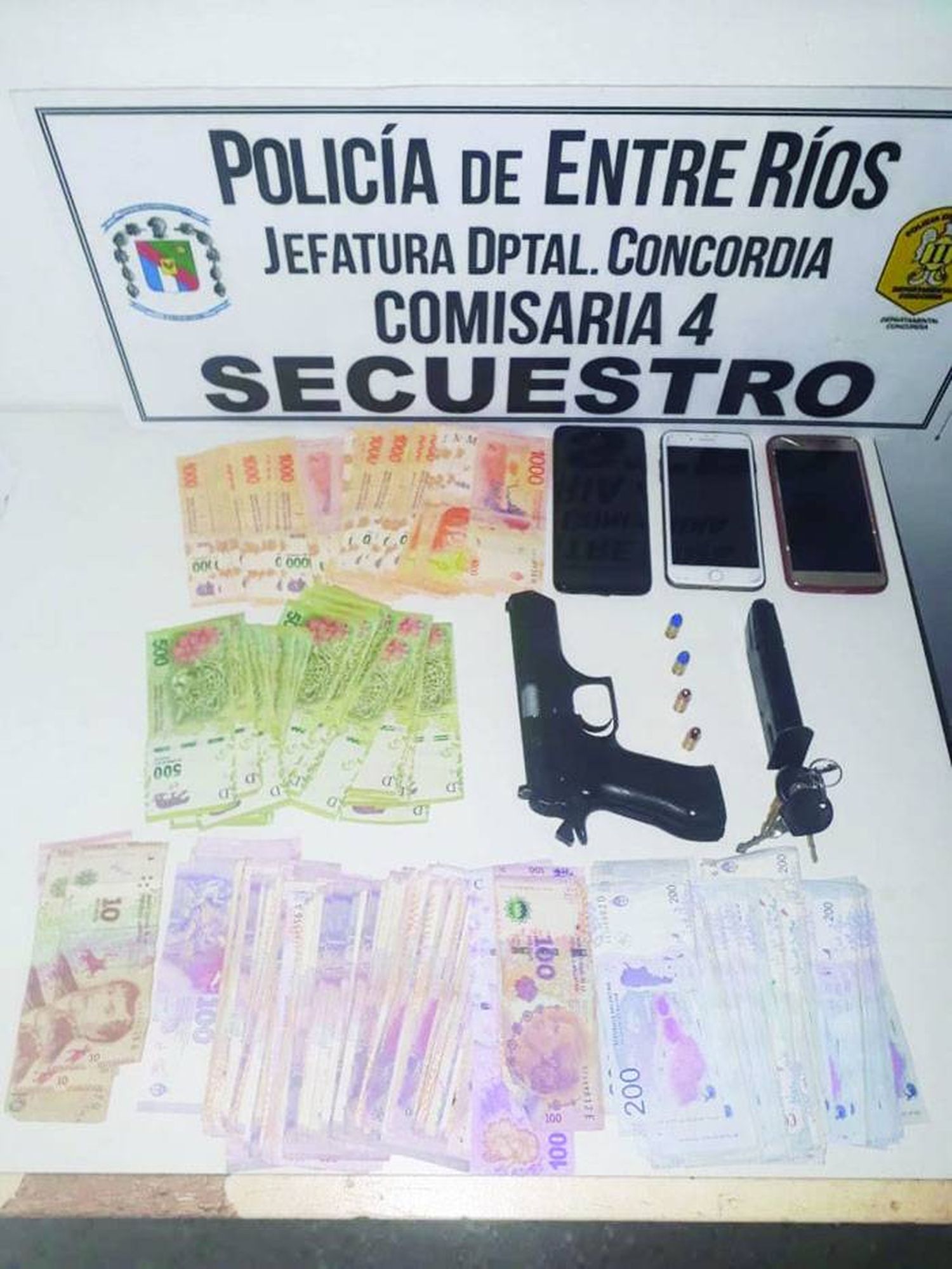 Secuestro de arma de fuego  y detenciones