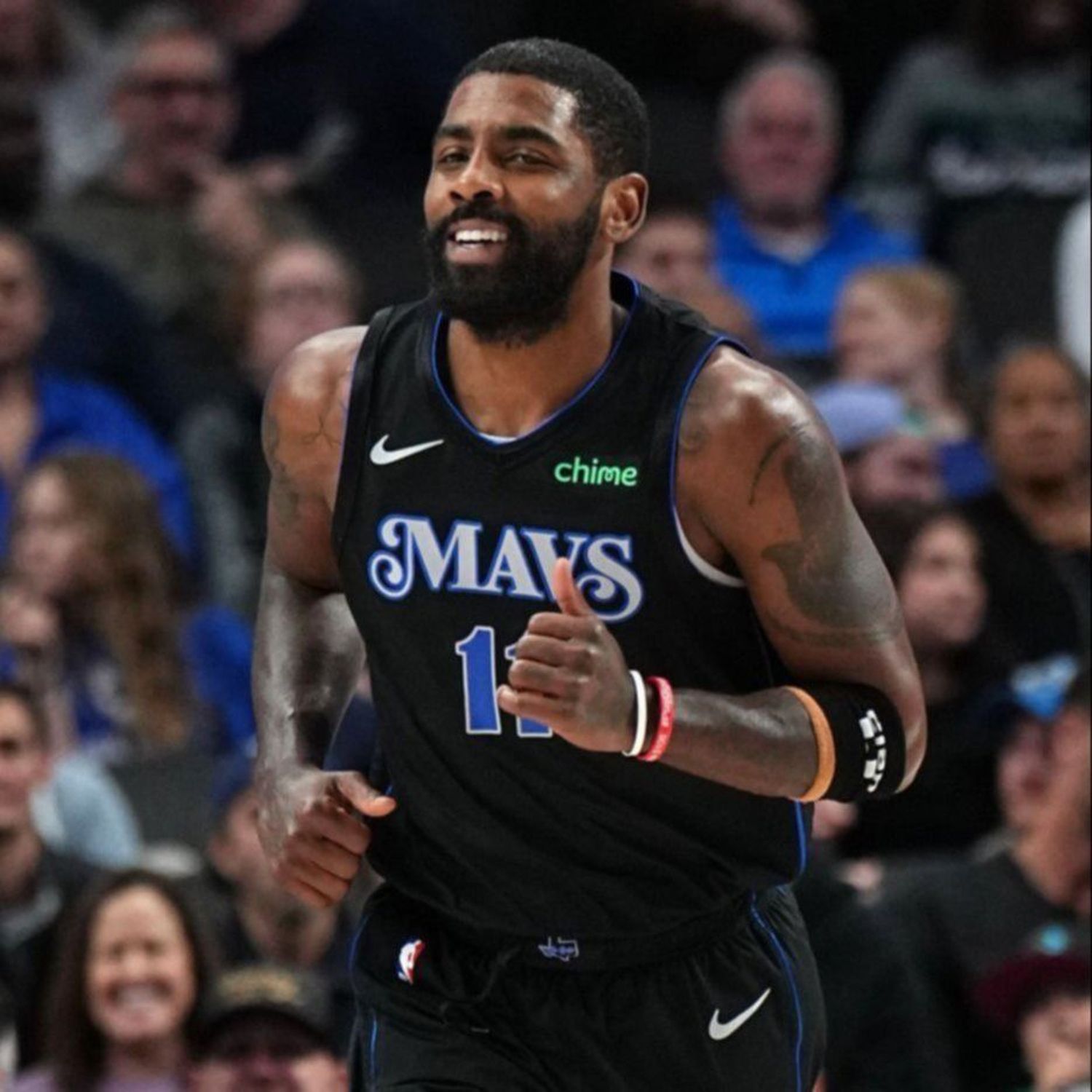 Así fue el duro golpe que sufrió Kyrie Irving de su propio compañero