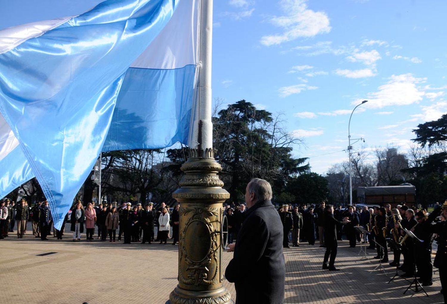 Con un llamado a consolidar valores democráticos,  se celebró otro aniversario de la Independencia