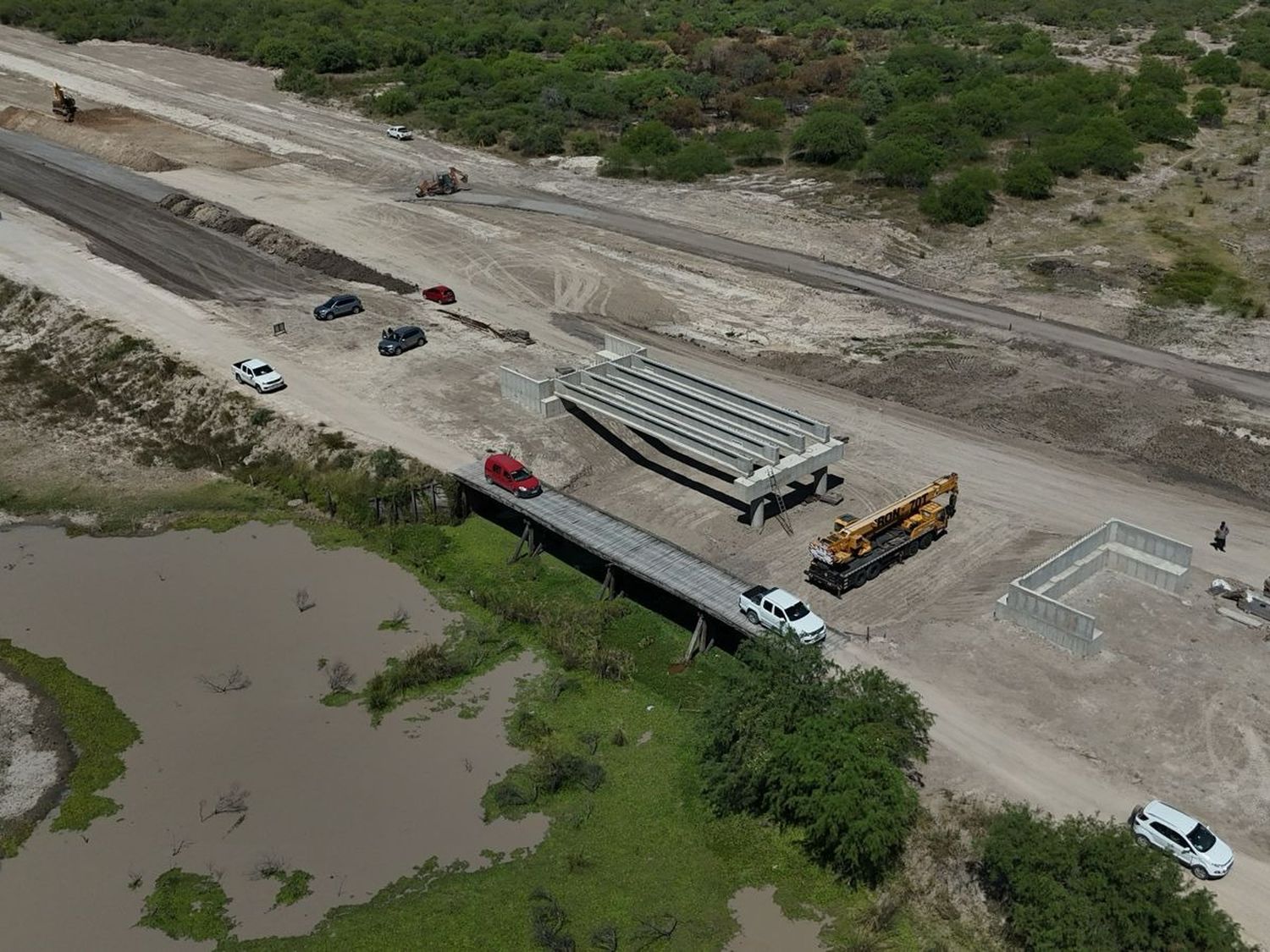 Provincia avanza en la construcción de puentes de hormigón entre Moussy y La Sarita