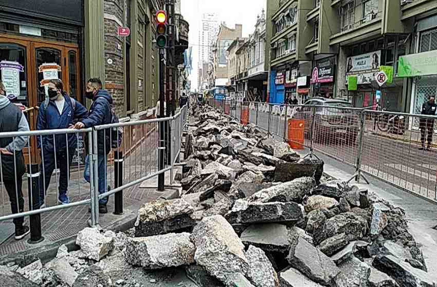 Comenzó el ensanchamiento de la vereda de Corrientes: cuánto durará la obra y qué costo tendrá