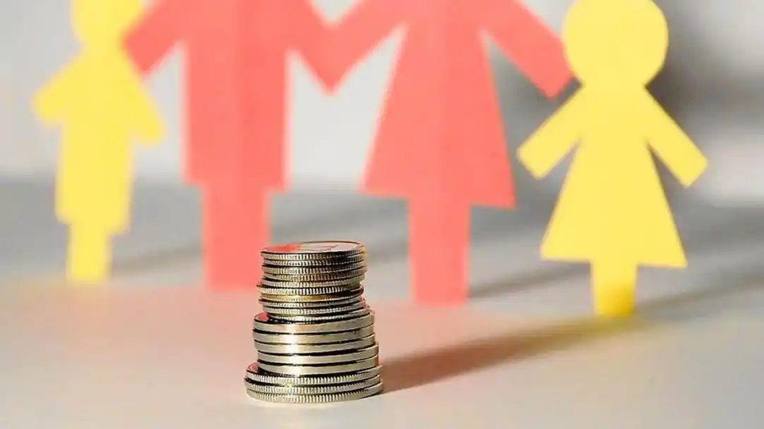 Un abuelo deberá pagarle la cuota alimentaria a sus nietos