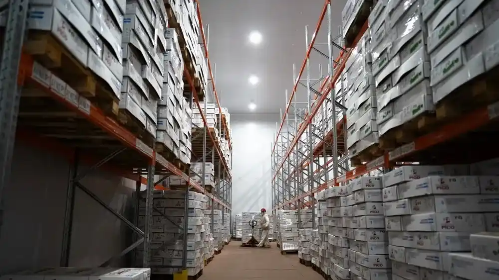 El empleo registrado sigue en caída: hay 300.000 puestos menos que a fines de 2023