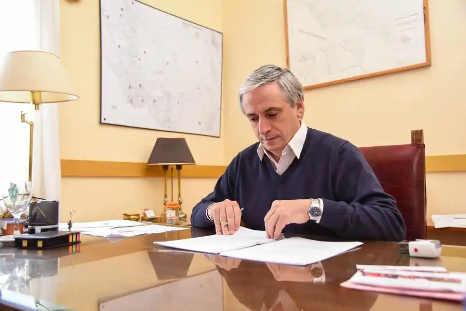 Chascomús: Javier Gastón es el primer Intendente en acordar sueldos por encima del 19%