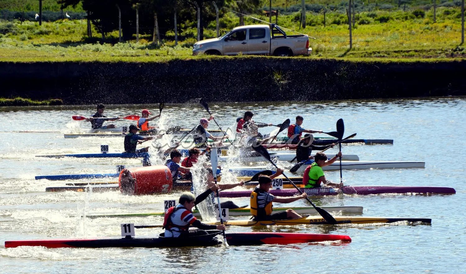 Campeonato Provincial de Canoas y Kayaks en Necochea