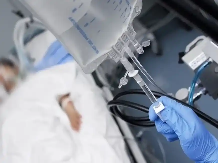 En Argentina, la eutanasia activa no está legalizada, pero la muerte digna está permitida por la Ley 26.742.