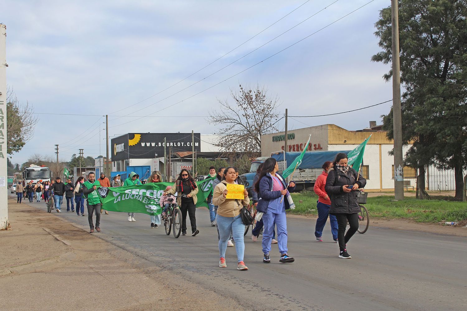 Arancelados y monotributistas del Hospital San Antonio reclaman mejoras salariales