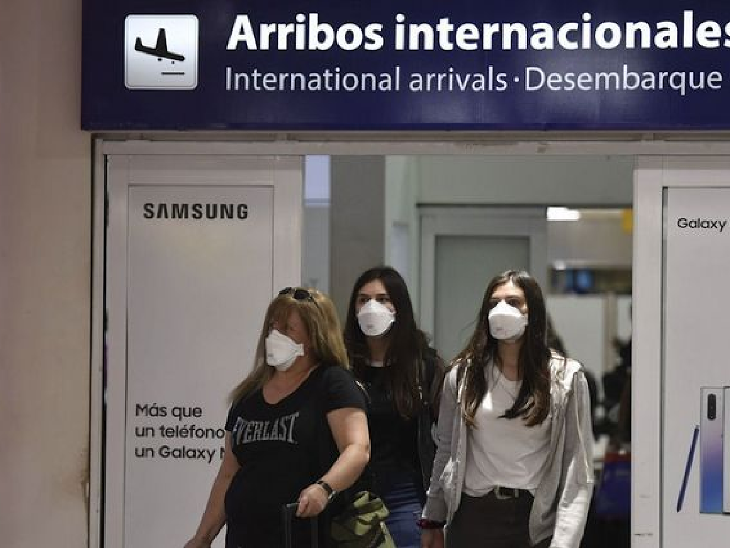 Las líneas aéreas advierten que habrá "miles de varados"