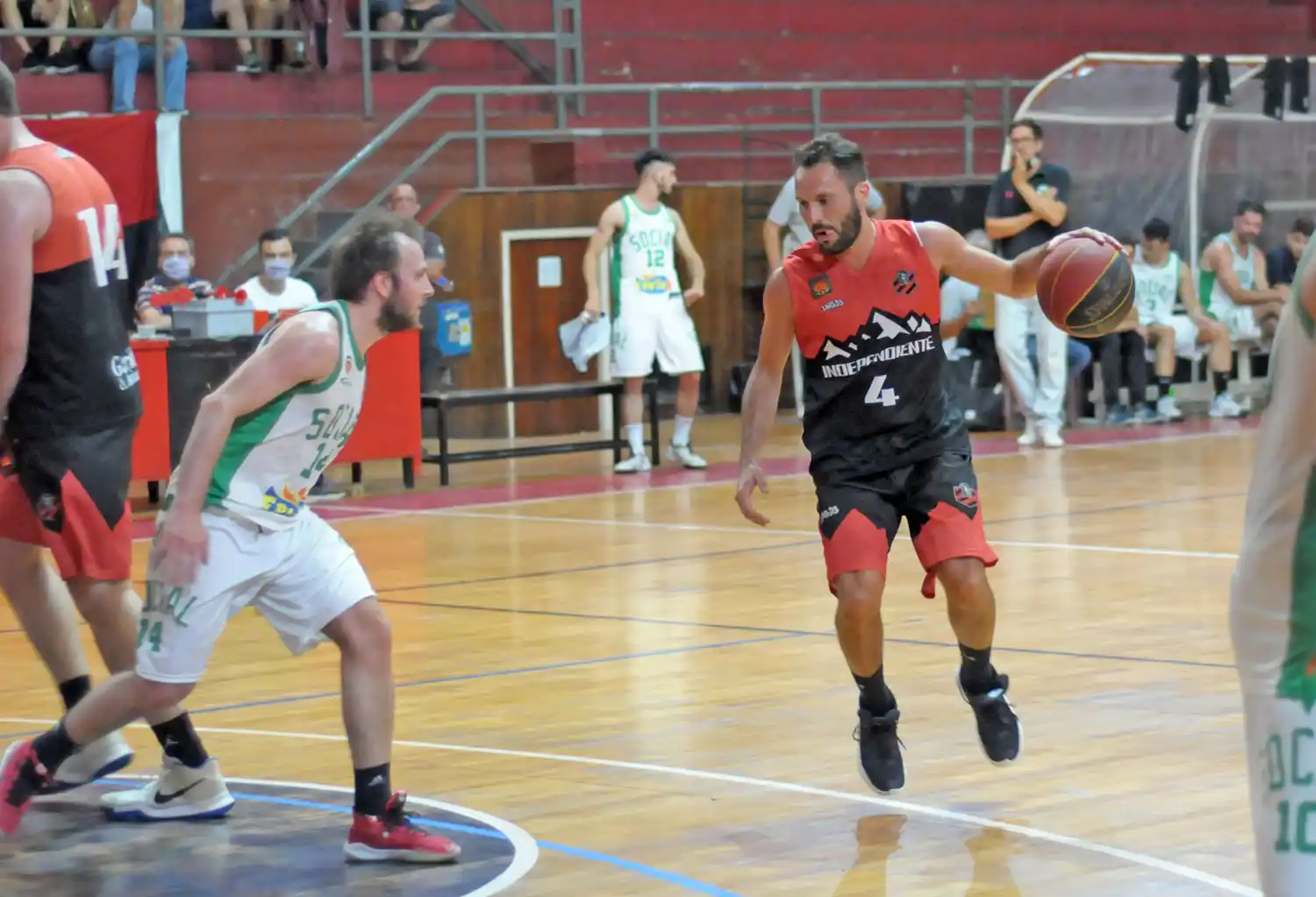 Luciano Tantos, base titular de Independiente.