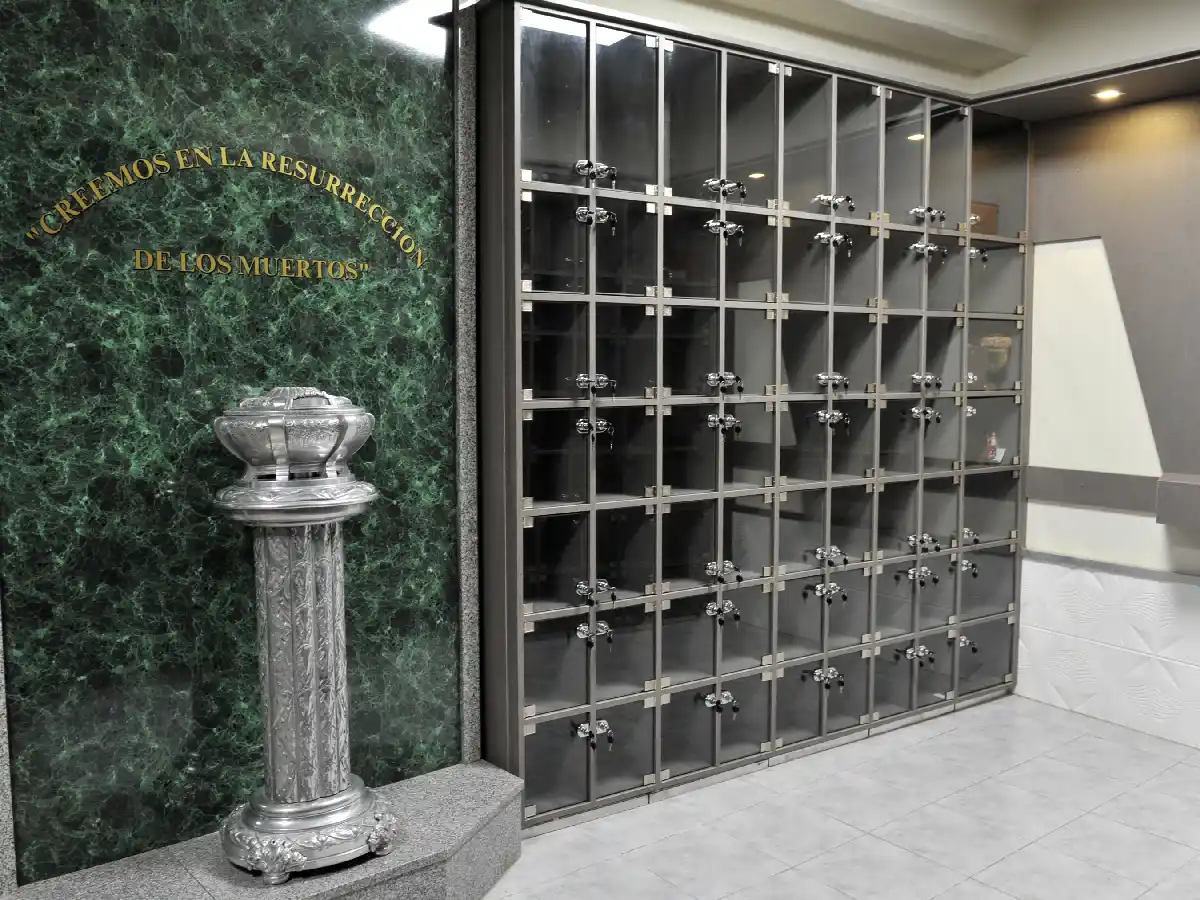 El único cinerario parroquial  de la ciudad duplicó su espacio 