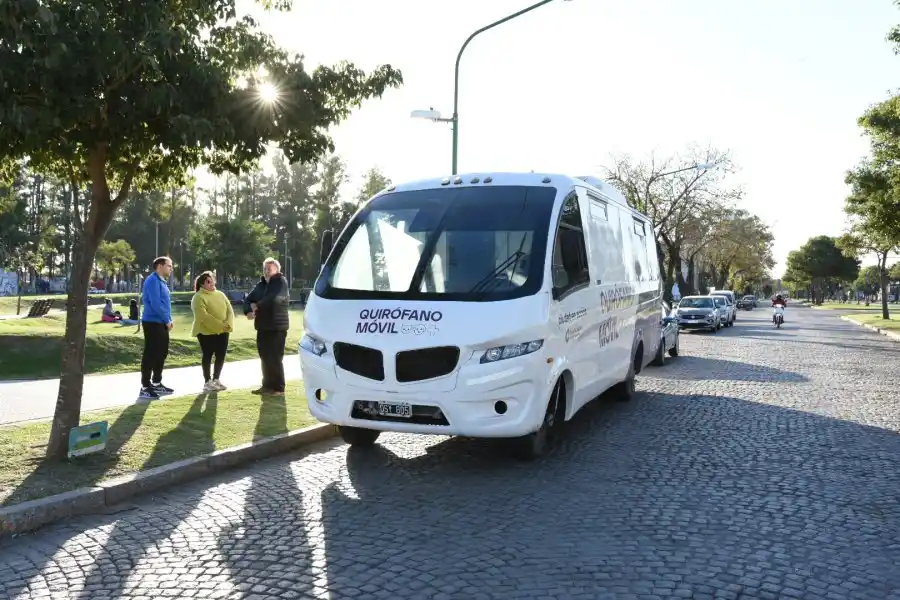Quirófano Móvil en barrio Antártida Argentina