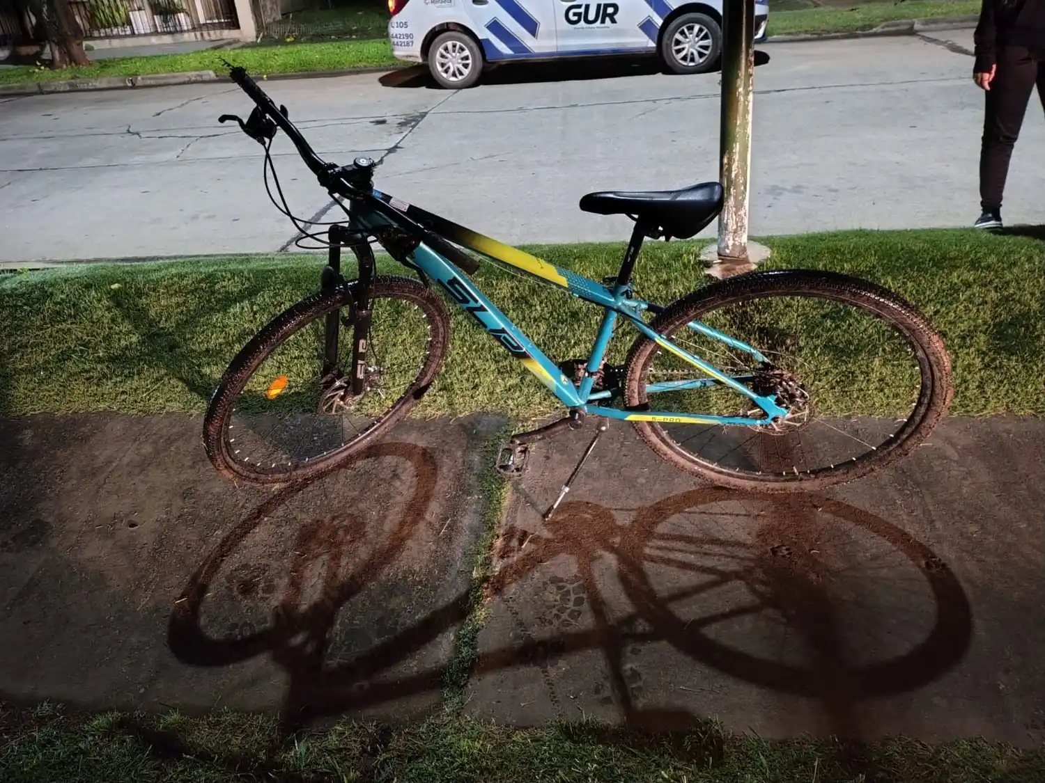 Tras una rápida detección del CeMU, lograron detener a los ladrones de una bicicleta y un par de zapatillas