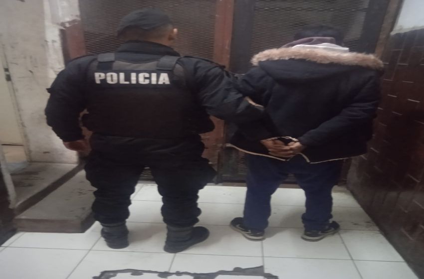 Detuvieron a un hombre en zona sudoeste que llevaba gran cantidad de cocaína en una mochila