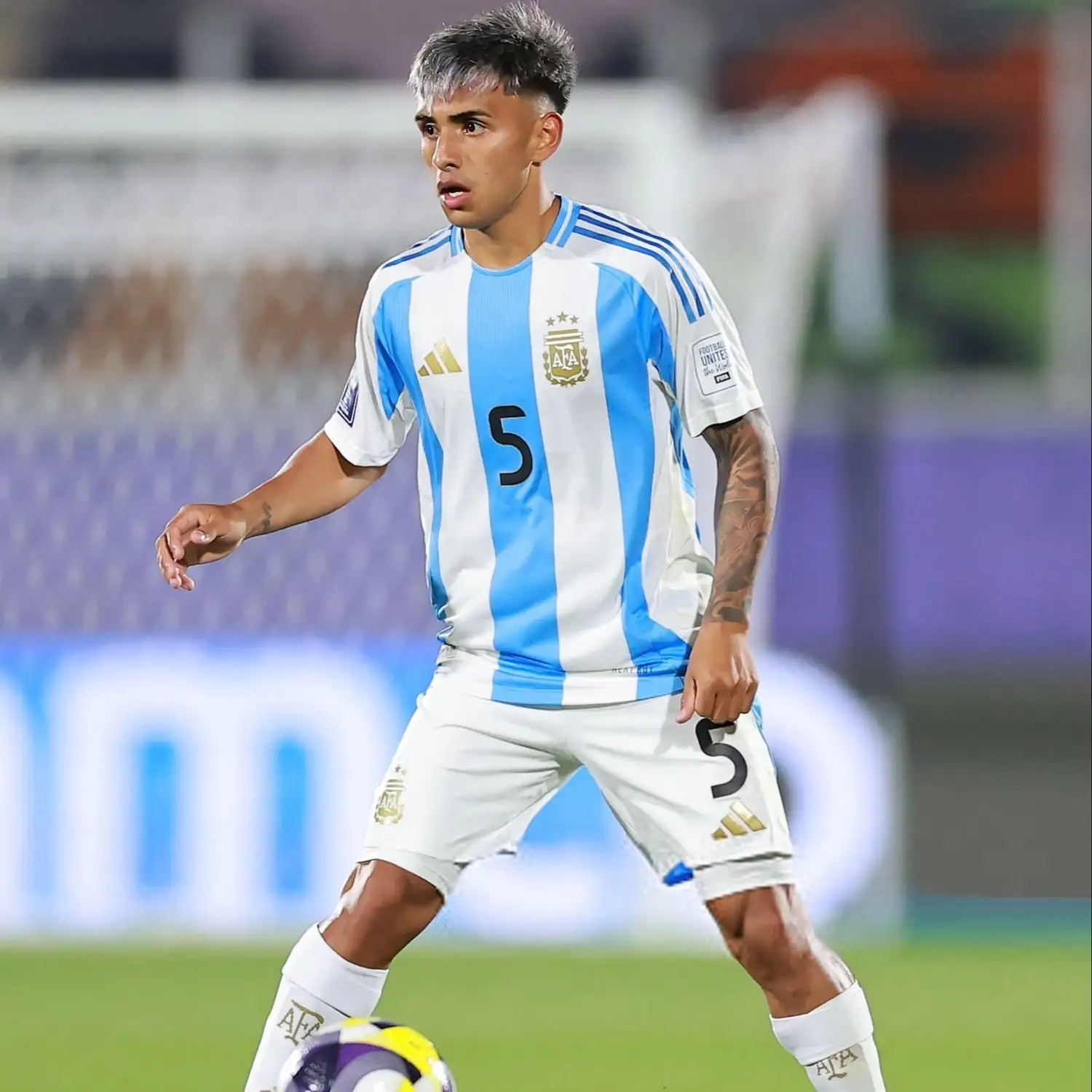 Milton Delgado, clave en el mediocampo argentino.