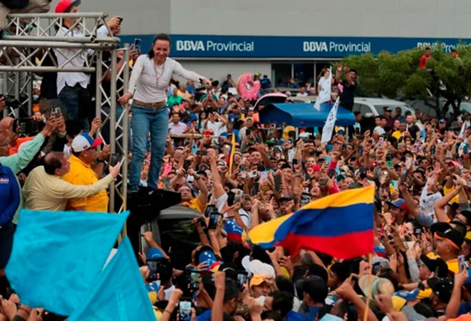 Finalizaron sus campañas electorales rumbo a las elecciones del próximo domingo.