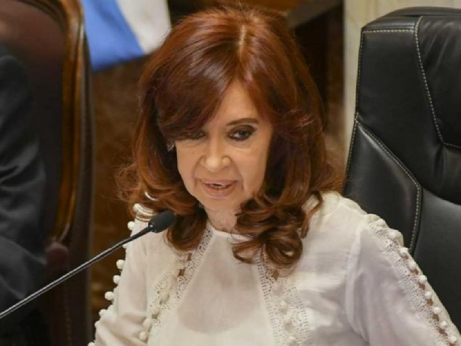 "Muy injusto y penoso", la furia de Cristina contra los funcionarios que hablan "en off"