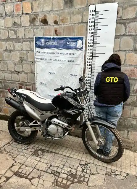La moto tenía pedido de secuestro activo en la zona de Ituzaingó.