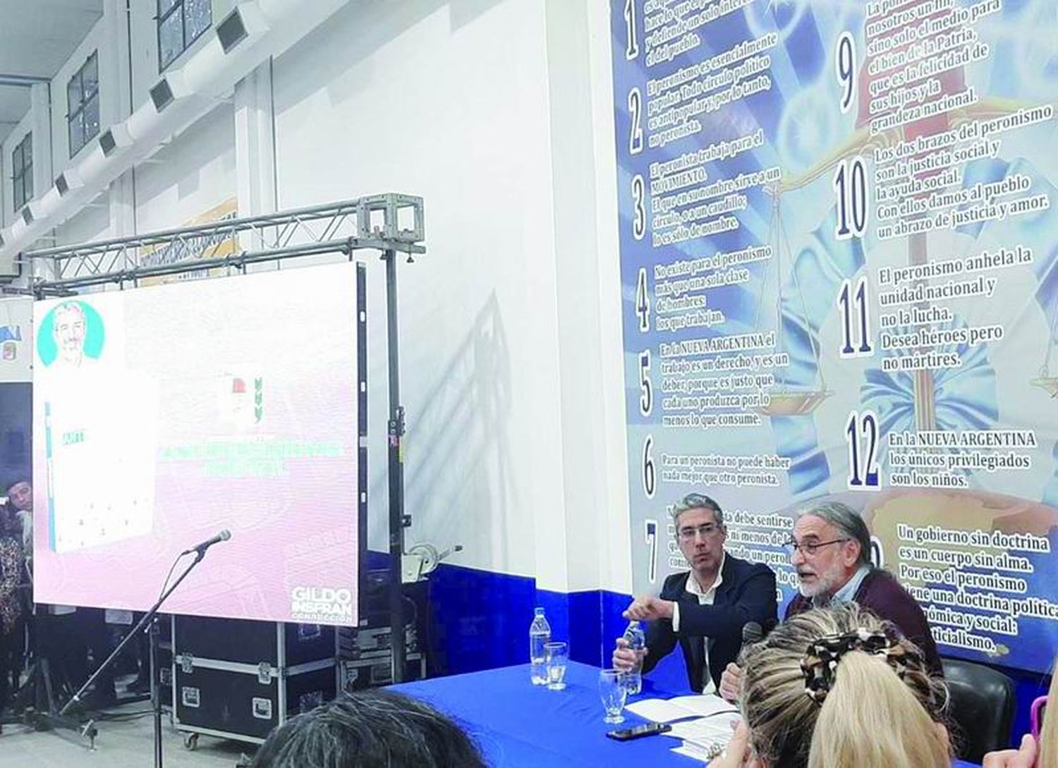 En la sede del PJ, Pettit presentó
su libro Antiperonismo digital