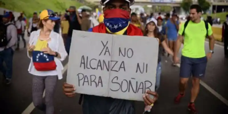 «62% de los venezolanos no cree ni en el chavismo, ni en la oposición»