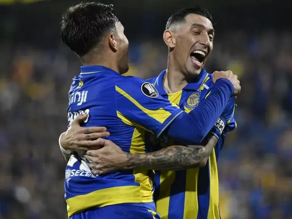 Desde las 21:30, Rosario Central recibe a Corinthians por los octavos de final de la Copa Libertadores.