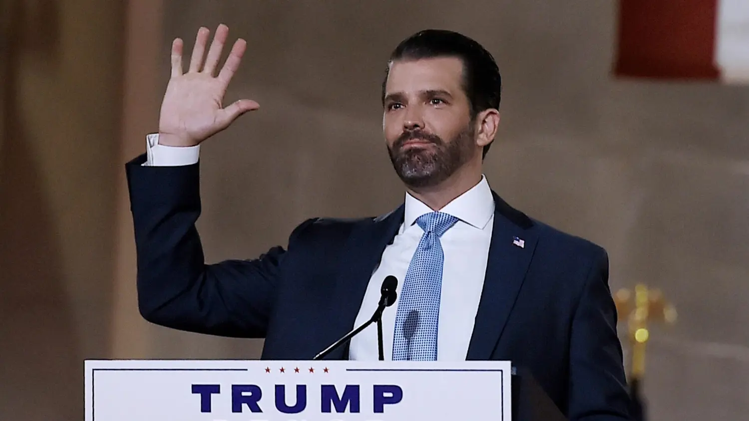Hijo mayor de Donald Trump da positivo al COVID-19