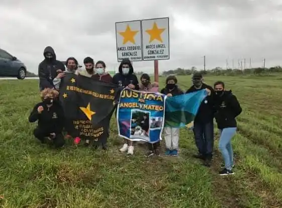 Homenaje, dolor y pedido de justicia: La mamá de Mateo encontró una media de su hijo en el lugar del siniestro