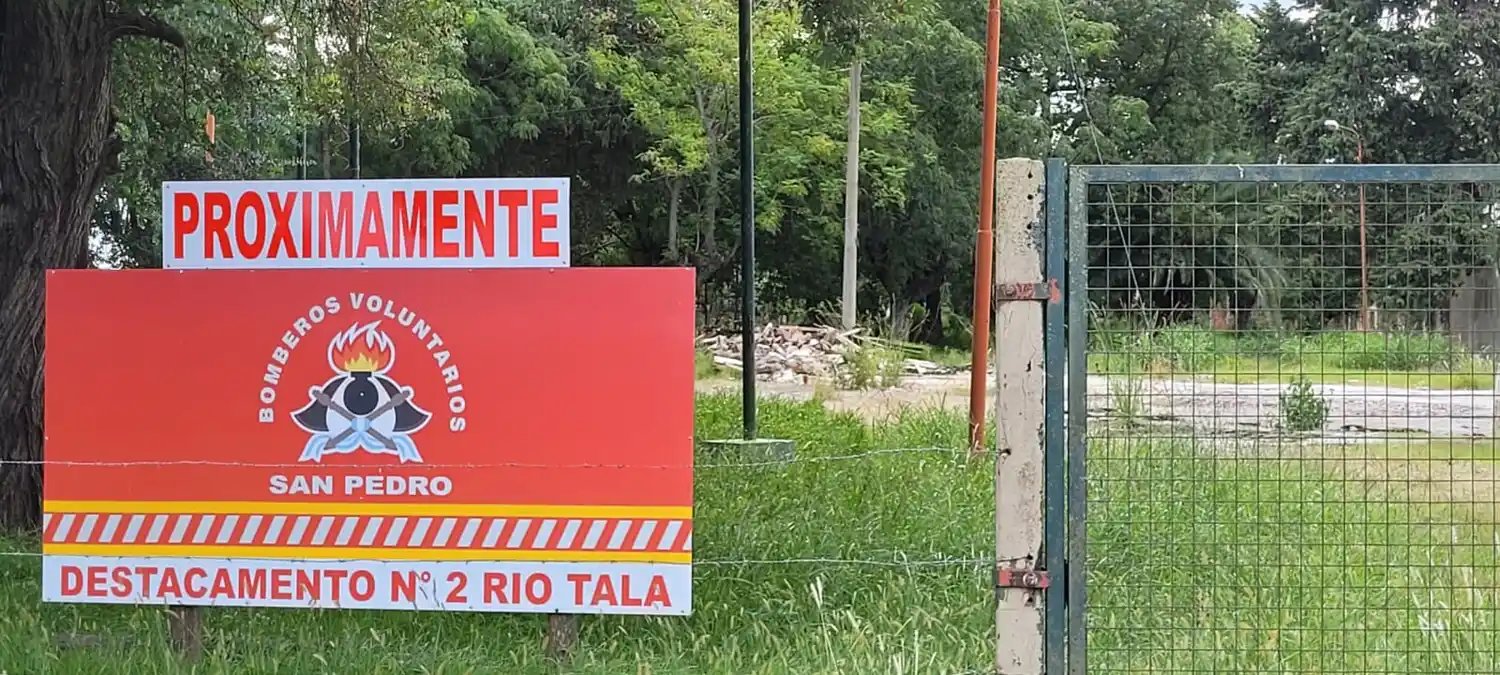 El cartel que anunciaba el Destacamento de Bomberos Voluntarios que en la exsede del ACA.