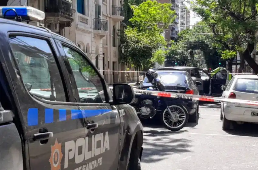 Motochorros le pegaron un tiro a un hombre para robarle en San Juan y Oroño