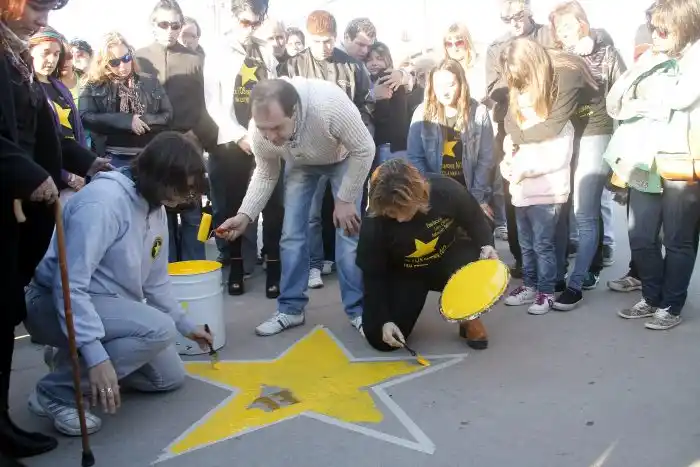 Pintan una “estrella amarilla” a cinco años del fallecimiento