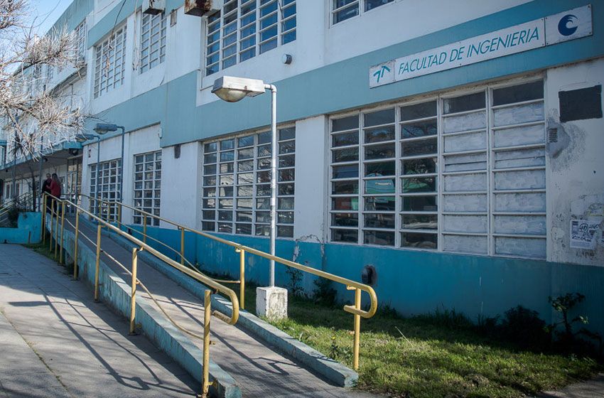 Firman el contrato para construir la nueva Facultad de Ingeniería