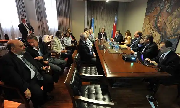 Consultora nacional entrega un estudio económico a Bordet