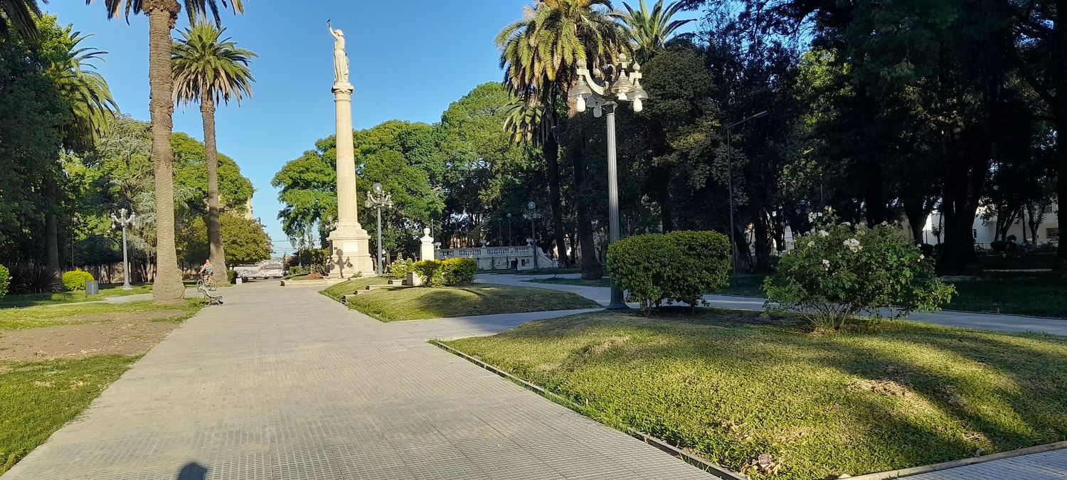 Continúa la alerta roja por altas temperaturas y se espera una máxima de 38°C