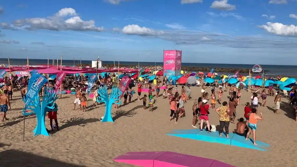 Los paradores funcionan en Villa Gesell y Miramar.