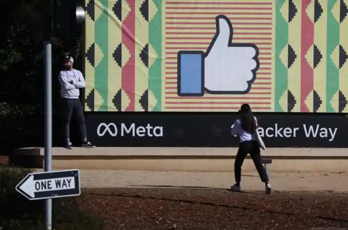 Facebook pierde usuarios por primera vez en su historia y se hunde en la bolsa