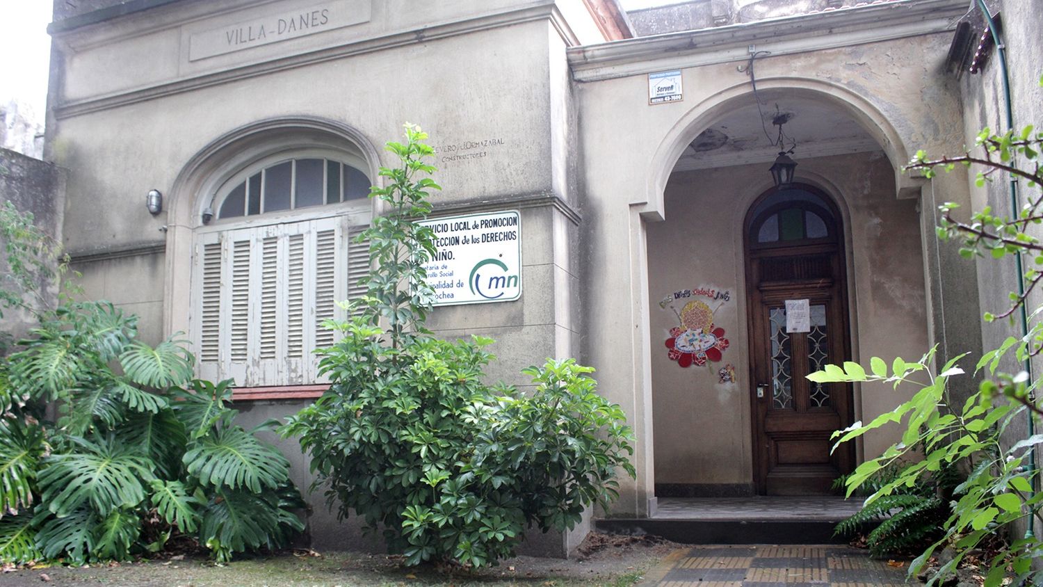 Servicio Local. En calle 54 Nº 2942